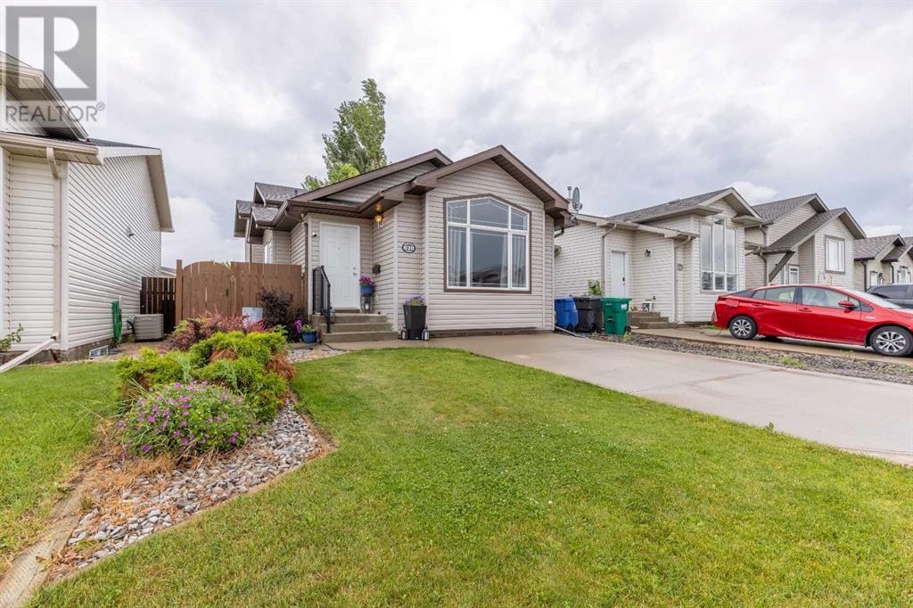 620 Aberdeen Crescent W, Lethbridge, Alberta  T1J 5A9 - Photo 2 - A2239811