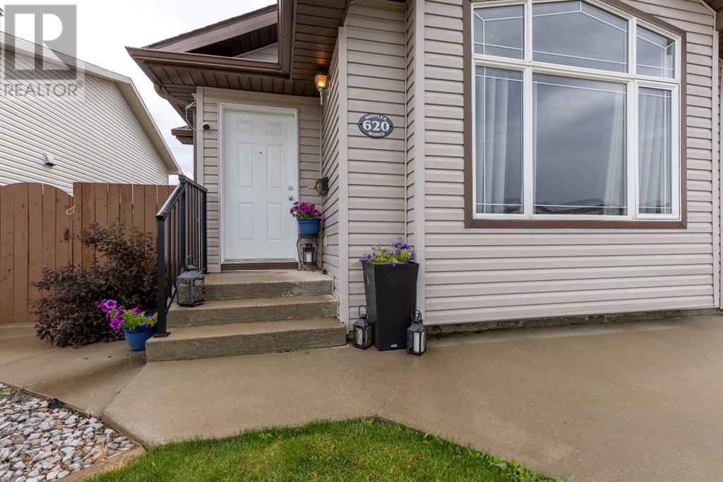 620 Aberdeen Crescent W, Lethbridge, Alberta  T1J 5A9 - Photo 4 - A2239811