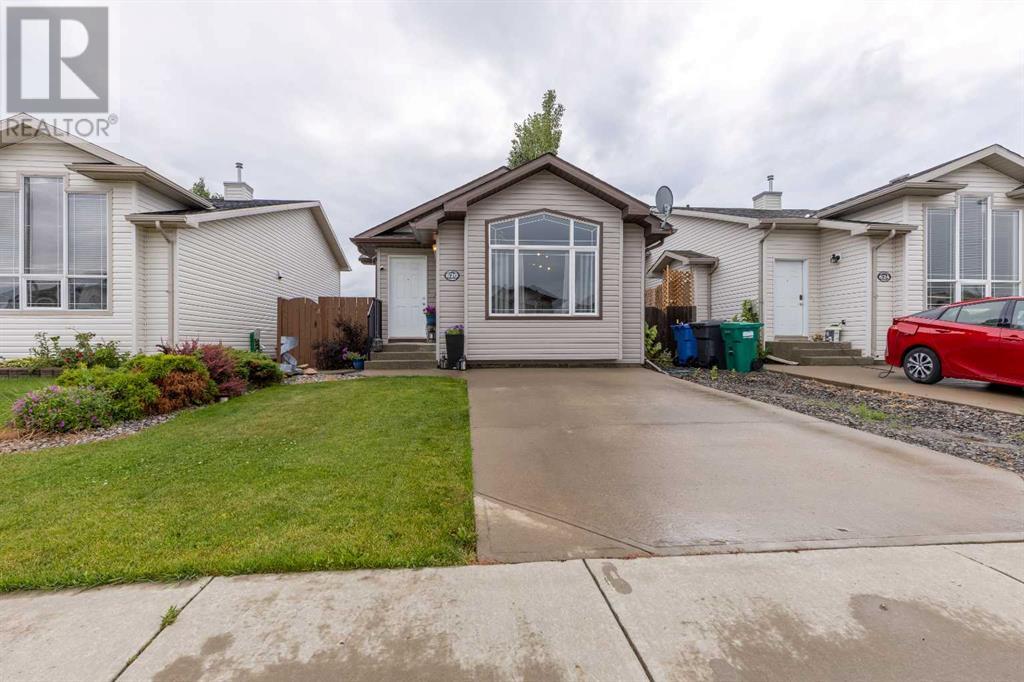 620 Aberdeen Crescent W, Lethbridge, Alberta  T1J 5A9 - Photo 1 - A2239811