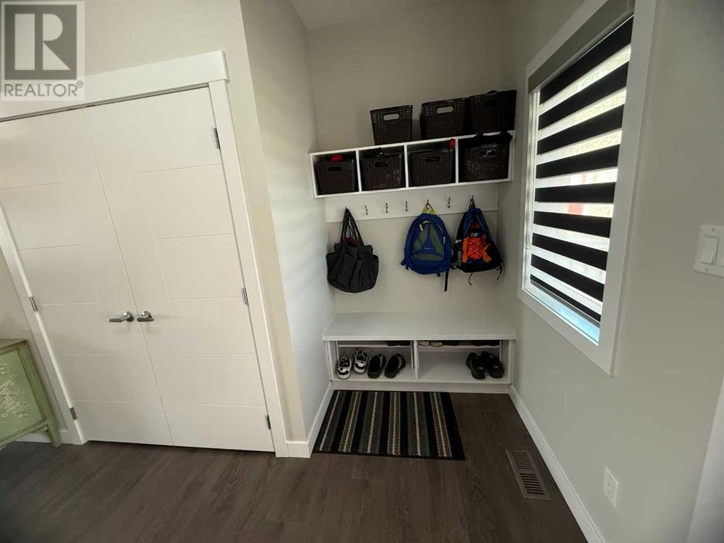 571 Firelight Place W, Lethbridge, Alberta  T1J 0B8 - Photo 2 - A2233455