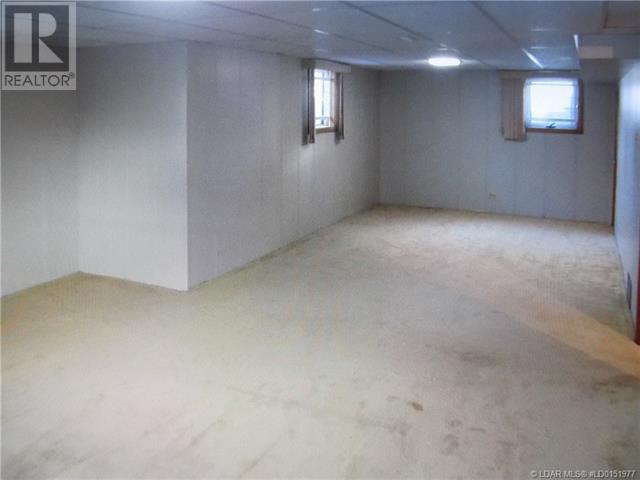 410 24 Street S, Lethbridge, Alberta  T1J 3N5 - Photo 10 - A2240885
