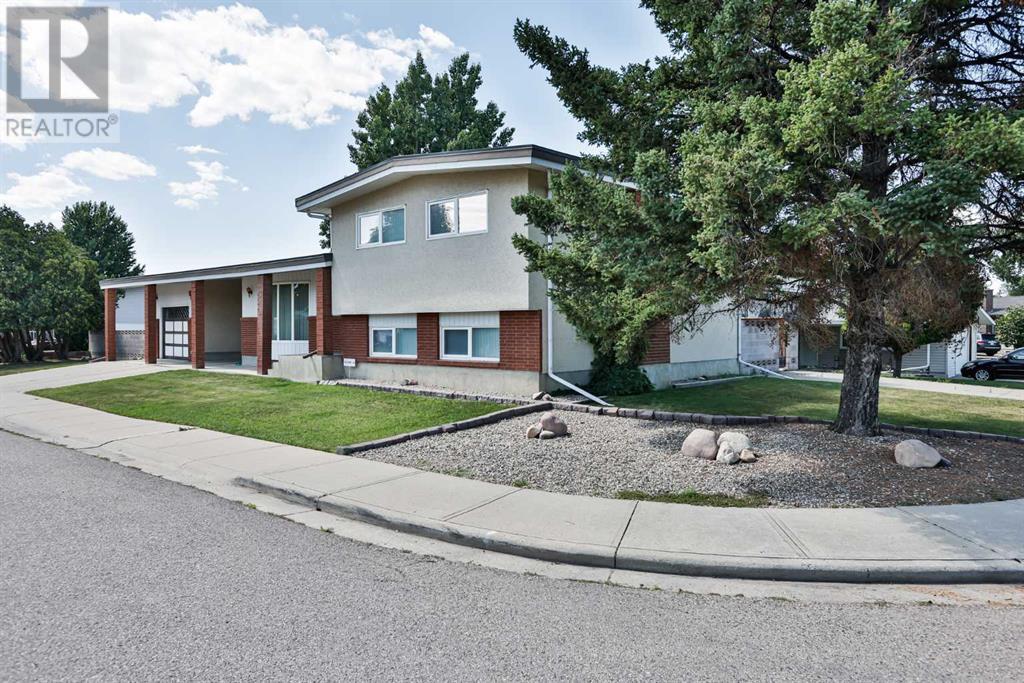 22 Hawthorne Place N, Lethbridge, Alberta  T1H 4L7 - Photo 3 - A2239611