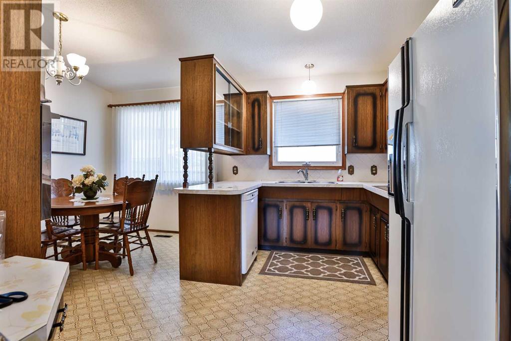 22 Hawthorne Place N, Lethbridge, Alberta  T1H 4L7 - Photo 18 - A2239611