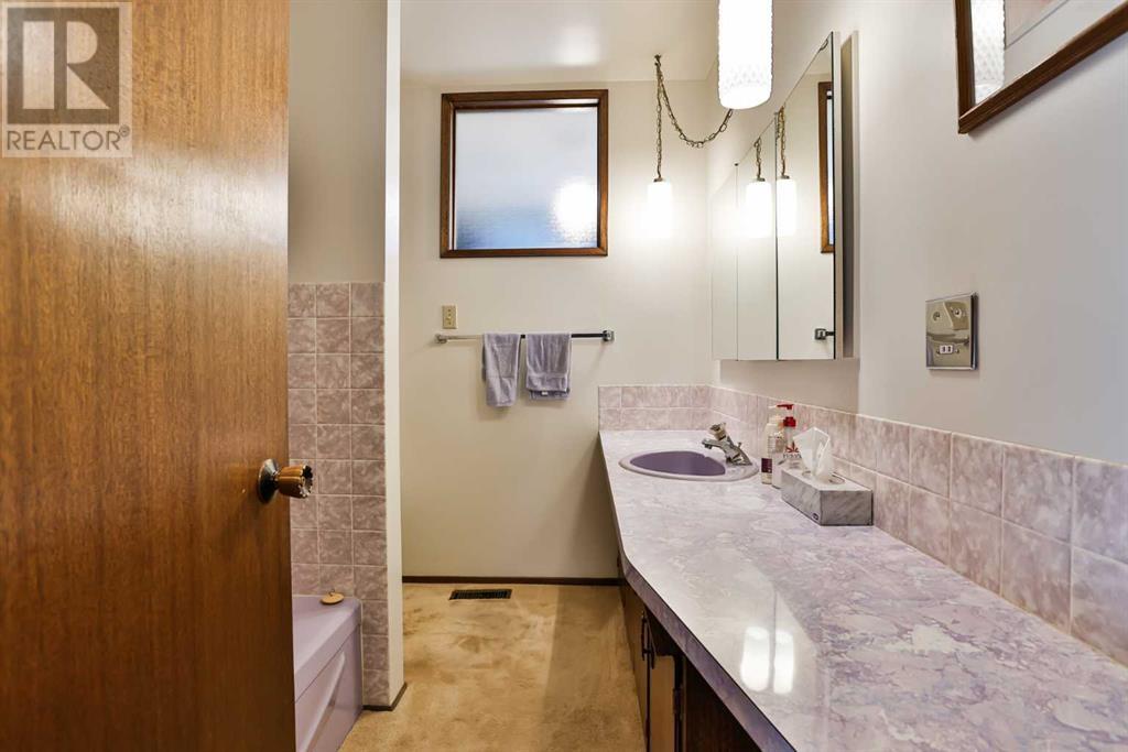 22 Hawthorne Place N, Lethbridge, Alberta  T1H 4L7 - Photo 21 - A2239611
