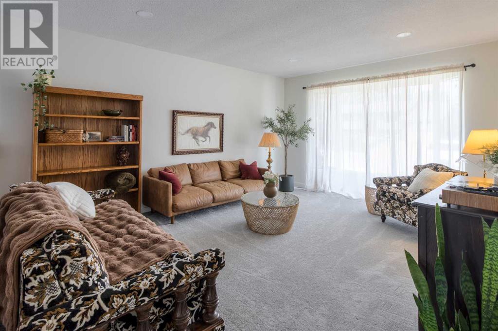 3710 Oak Drive S, Lethbridge, Alberta  T1K 4H4 - Photo 3 - A2239717