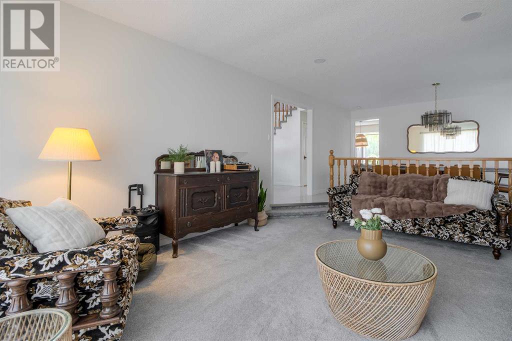 3710 Oak Drive S, Lethbridge, Alberta  T1K 4H4 - Photo 4 - A2239717