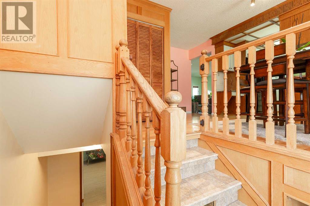 18 Trinity Place W, Lethbridge, Alberta  T1K 3W8 - Photo 2 - A2240143