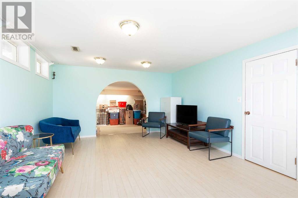 18 Trinity Place W, Lethbridge, Alberta  T1K 3W8 - Photo 21 - A2240143