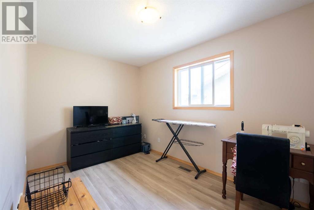 781 Blackfoot Terrace W, Lethbridge, Alberta  T1K 7X7 - Photo 10 - A2239979