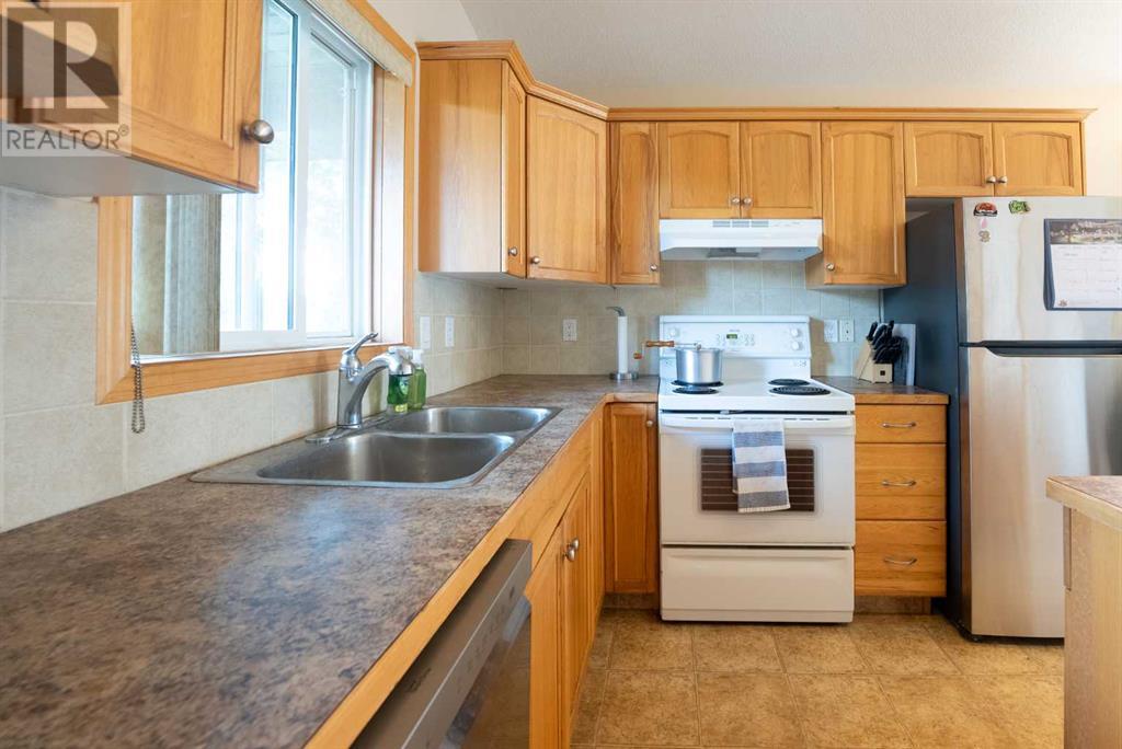 781 Blackfoot Terrace W, Lethbridge, Alberta  T1K 7X7 - Photo 7 - A2239979