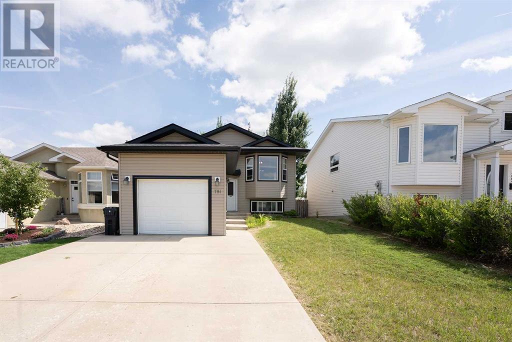 781 Blackfoot Terrace W, Lethbridge, Alberta  T1K 7X7 - Photo 2 - A2239979