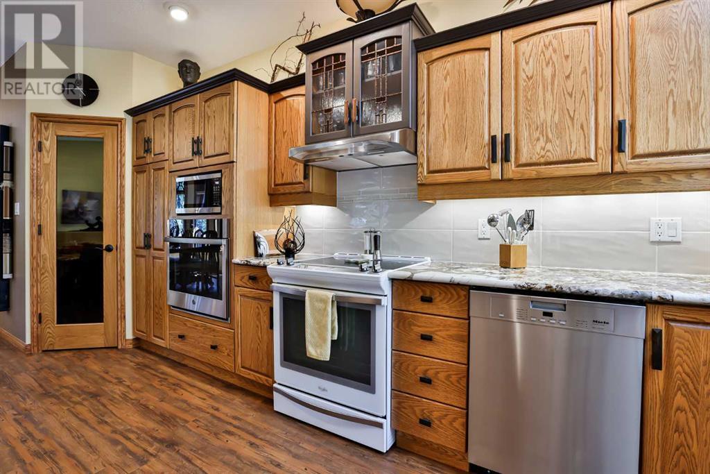 3131 Parkside Drive S, Lethbridge, Alberta  T1J 1N1 - Photo 3 - A2216766