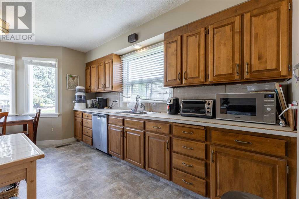 315 Dieppe Boulevard S, Lethbridge, Alberta  T1H 4W6 - Photo 10 - A2240419