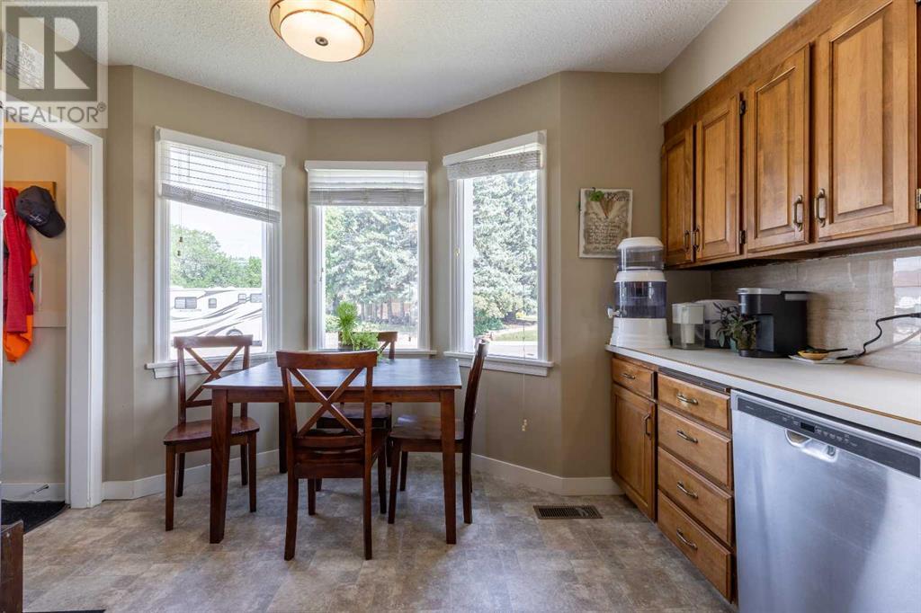 315 Dieppe Boulevard S, Lethbridge, Alberta  T1H 4W6 - Photo 7 - A2240419