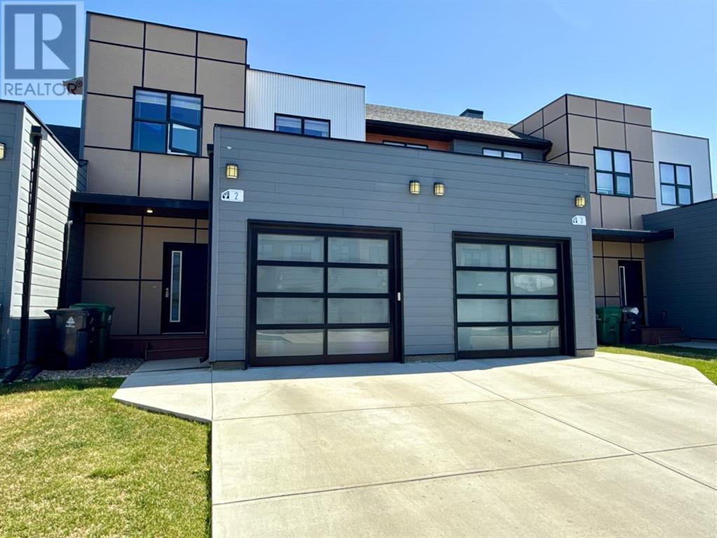 2, 81 Aquitania Circle W, Lethbridge, Alberta
