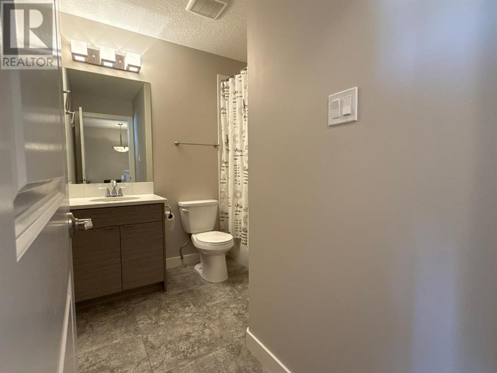 2, 81 Aquitania Circle W, Lethbridge, Alberta  T1J 5M5 - Photo 16 - A2216583