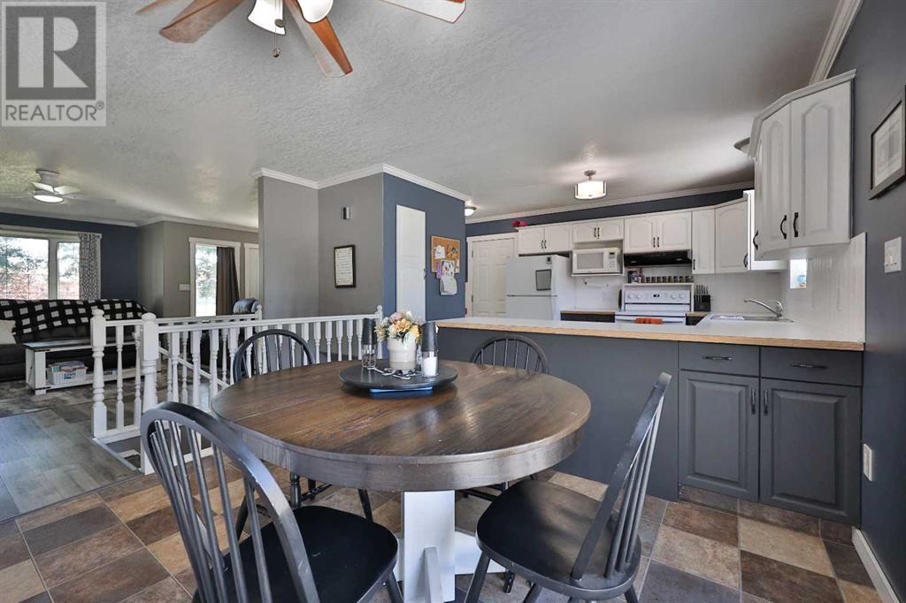 263 W 1 Avenue S, Magrath, Alberta  T0K 1J0 - Photo 9 - A2233823