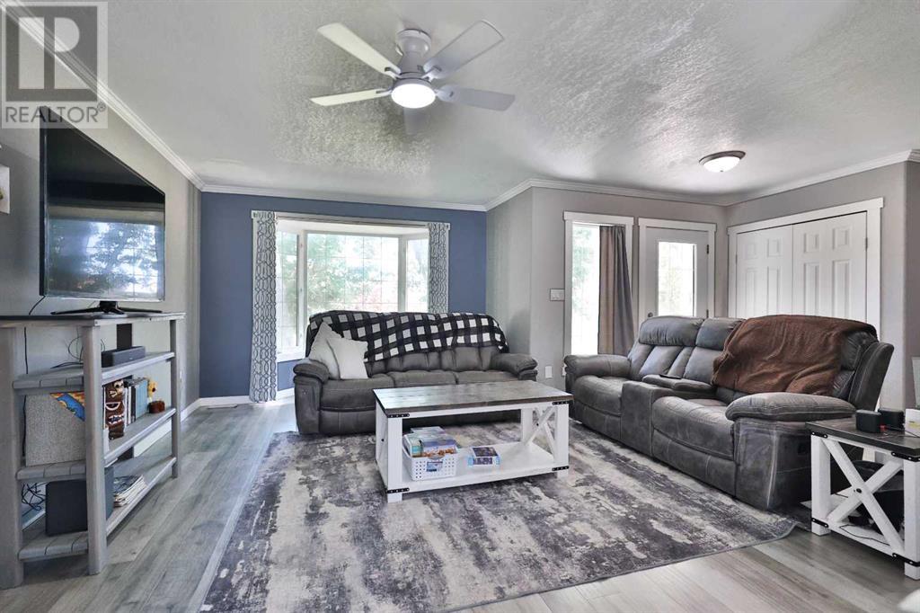 263 W 1 Avenue S, Magrath, Alberta  T0K 1J0 - Photo 2 - A2233823