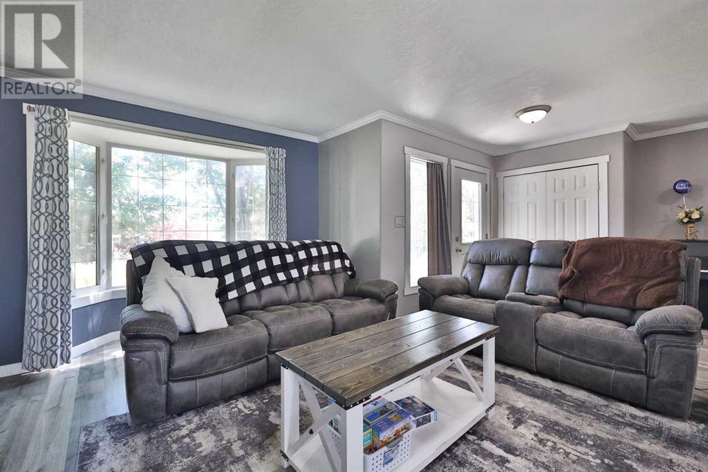 263 W 1 Avenue S, Magrath, Alberta  T0K 1J0 - Photo 3 - A2233823