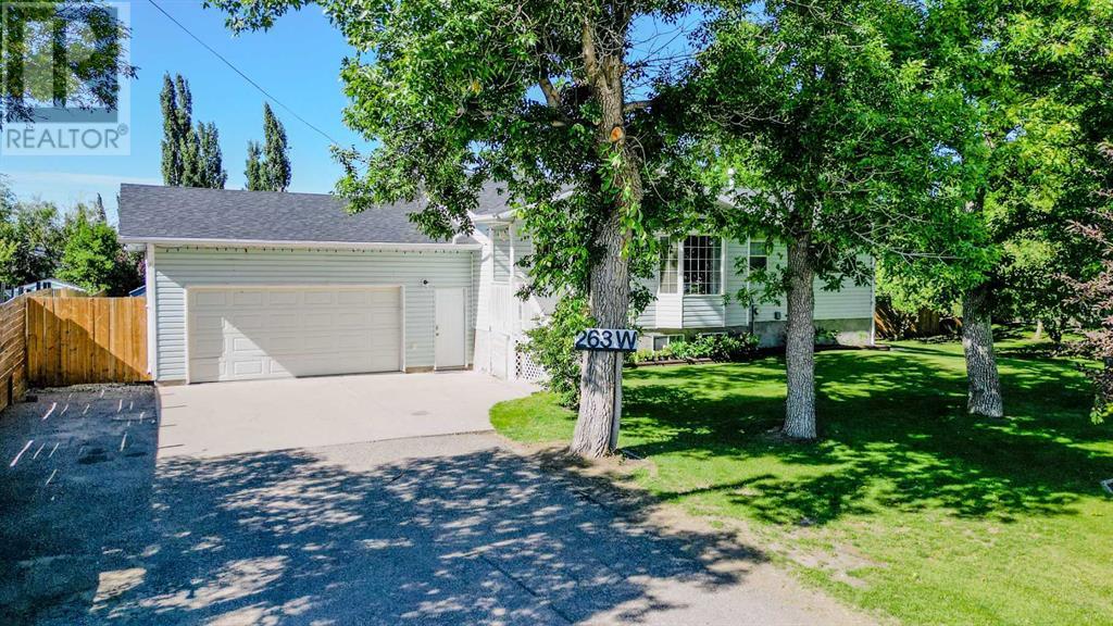 263 W 1 Avenue S, Magrath, Alberta  T0K 1J0 - Photo 49 - A2233823