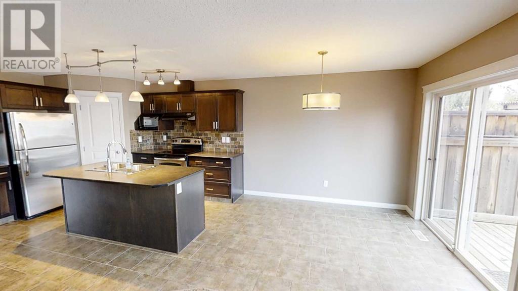 715 Silkstone Close W, Lethbridge, Alberta  T1J 4B9 - Photo 6 - A2240228