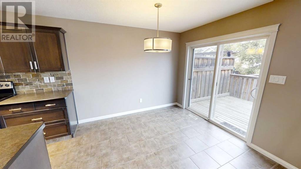 715 Silkstone Close W, Lethbridge, Alberta  T1J 4B9 - Photo 5 - A2240228
