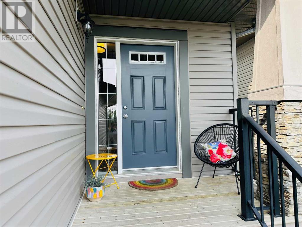 715 Silkstone Close W, Lethbridge, Alberta  T1J 4B9 - Photo 2 - A2240228