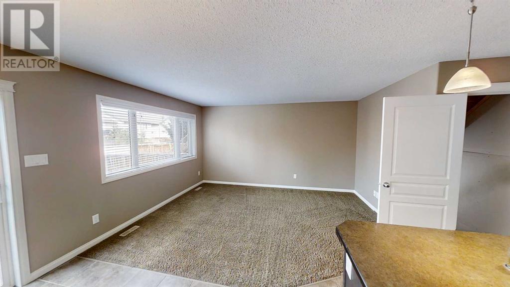 715 Silkstone Close W, Lethbridge, Alberta  T1J 4B9 - Photo 7 - A2240228