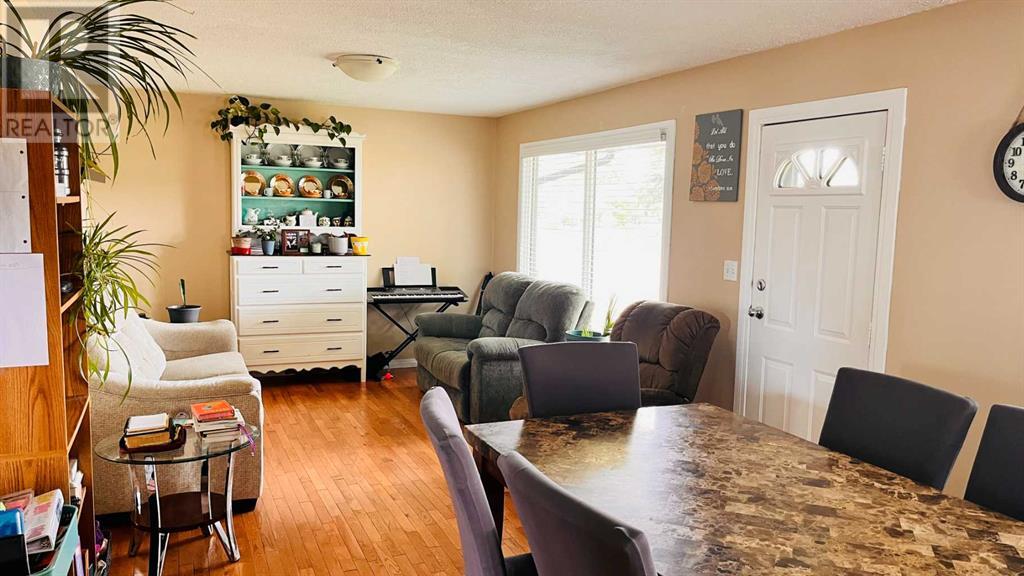 330 3rd Avenue E, Bow Island, Alberta  T0K 0G0 - Photo 3 - A2224186