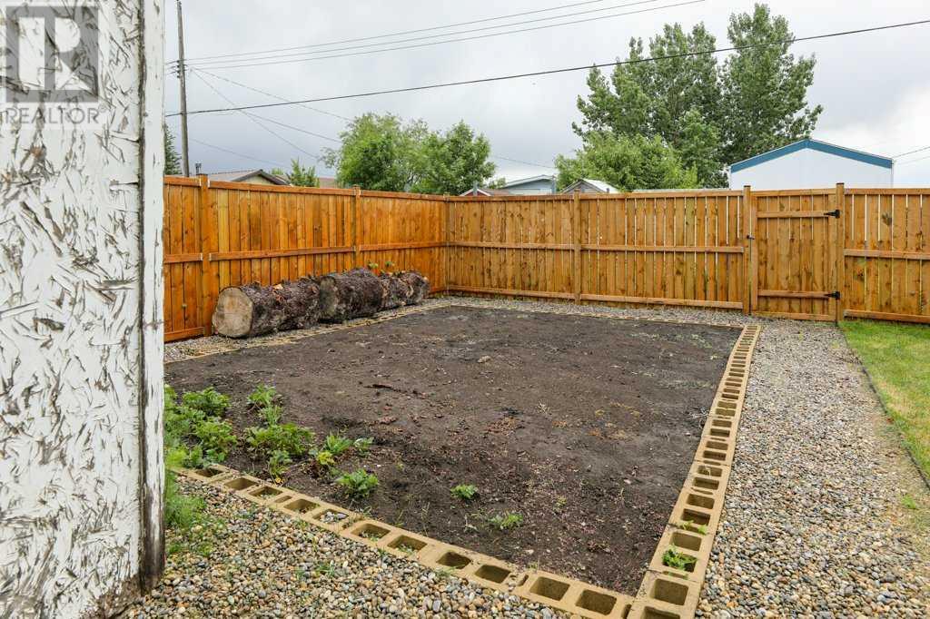 330 Aberdeen Street, Granum, Alberta  T0L 1A0 - Photo 3 - A2227515