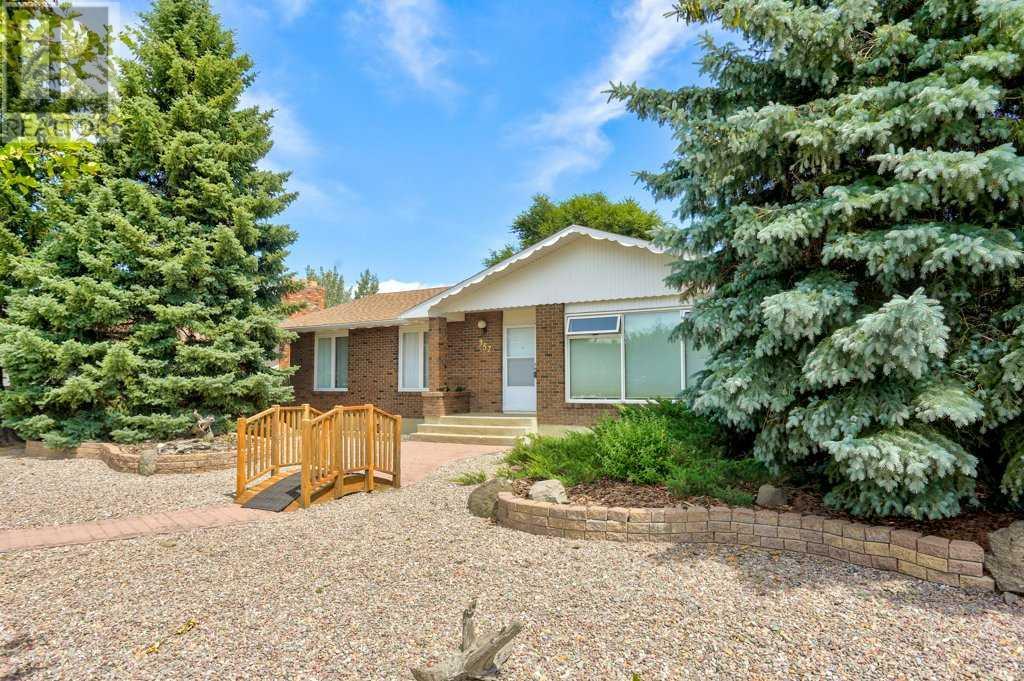 357 Laval Boulevard W, Lethbridge, Alberta  T1K 3W7 - Photo 2 - A2229114