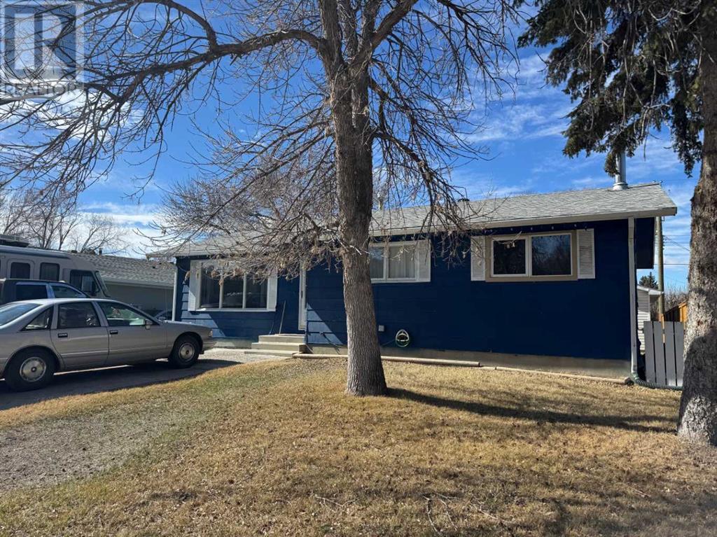 1908 10 Street, Coaldale, Alberta