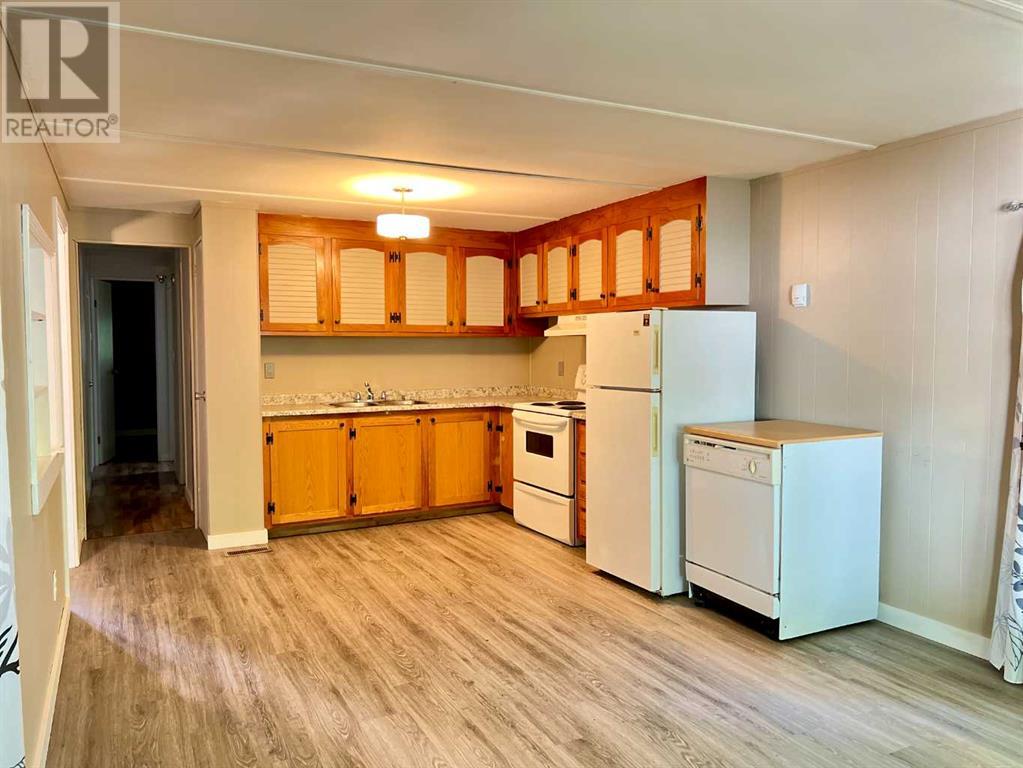 1, 911 Macleod Street, Pincher Creek, Alberta  T0K 1W0 - Photo 6 - A2234080
