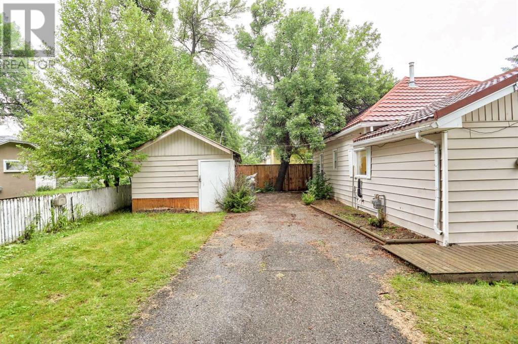 104 N 1 Street W, Magrath, Alberta  T0K 1J0 - Photo 8 - A2239838