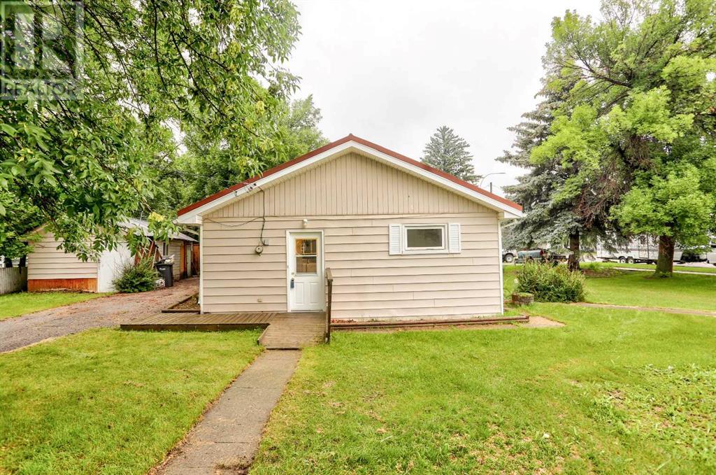 104 N 1 Street W, Magrath, Alberta  T0K 1J0 - Photo 4 - A2239838