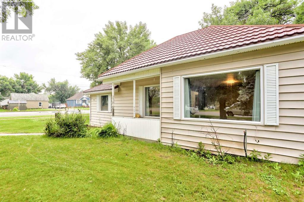 104 N 1 Street W, Magrath, Alberta  T0K 1J0 - Photo 5 - A2239838