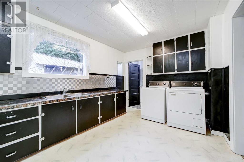 104 N 1 Street W, Magrath, Alberta  T0K 1J0 - Photo 28 - A2239838