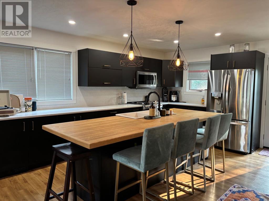 229 Mt Blakiston Road W, Lethbridge, Alberta  T1K 6M3 - Photo 9 - A2227735