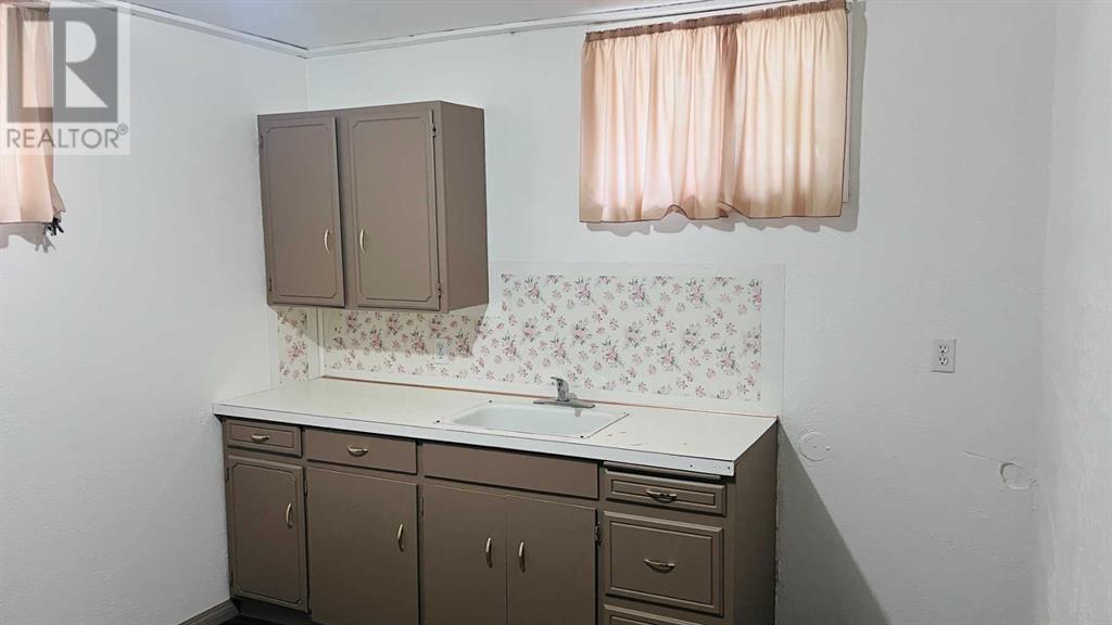 209 8th Avenue E, Bow Island, Alberta  T0K 0G0 - Photo 20 - A2240787
