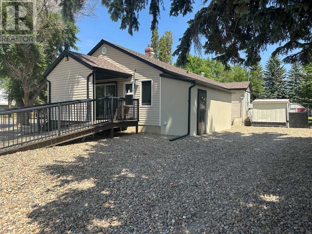 5104 49 Avenue, Taber, Alberta  T1G 1R7 - Photo 2 - A2231834