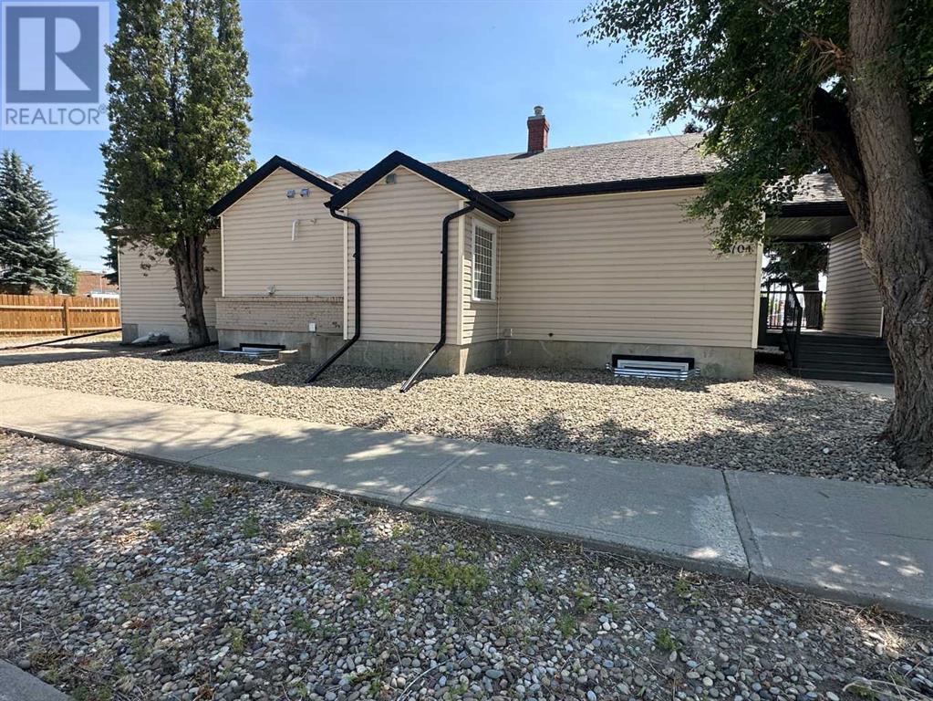5104 49 Avenue, Taber, Alberta  T1G 1R7 - Photo 3 - A2231834