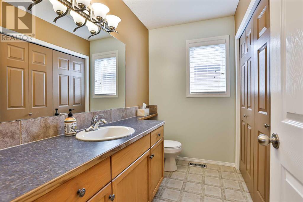 243 Squamish Court W, Lethbridge, Alberta  T1K 7Y9 - Photo 12 - A2237031