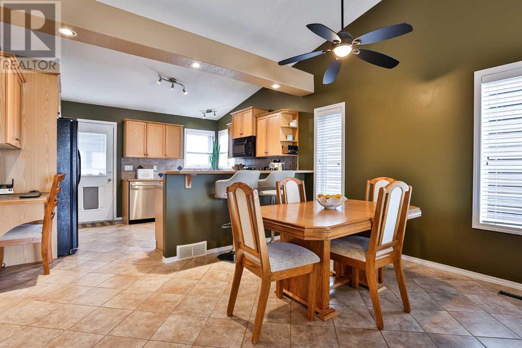 243 Squamish Court W, Lethbridge, Alberta  T1K 7Y9 - Photo 6 - A2237031