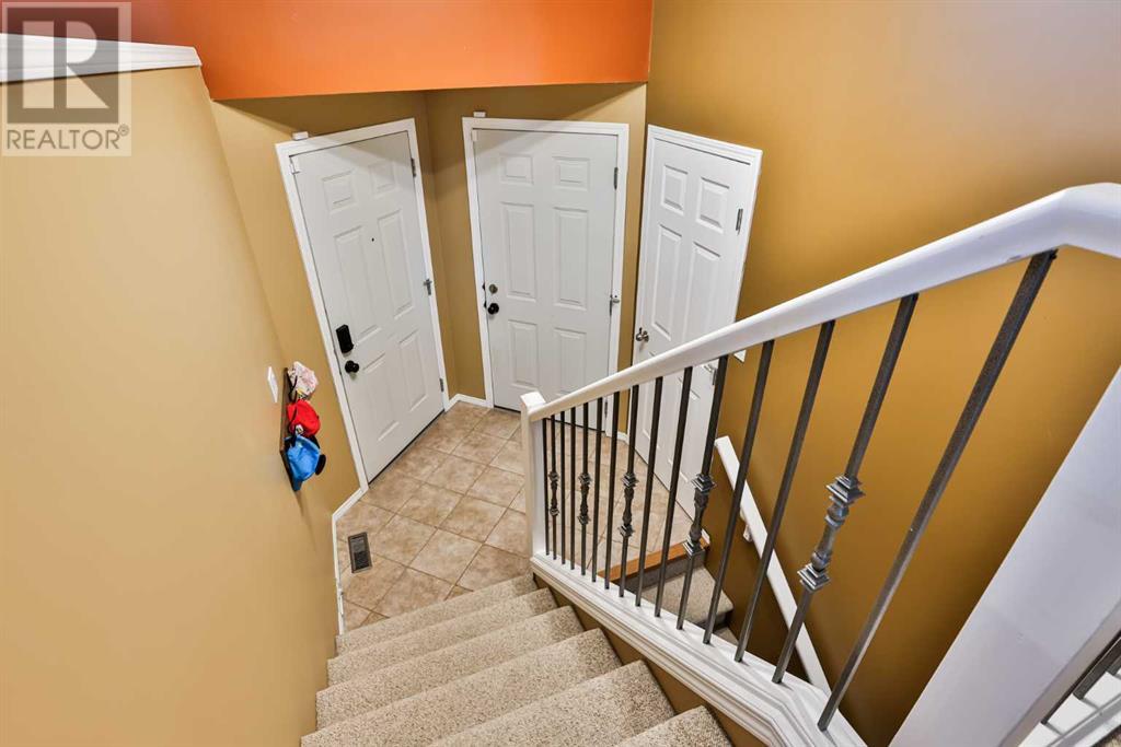 243 Squamish Court W, Lethbridge, Alberta  T1K 7Y9 - Photo 3 - A2237031
