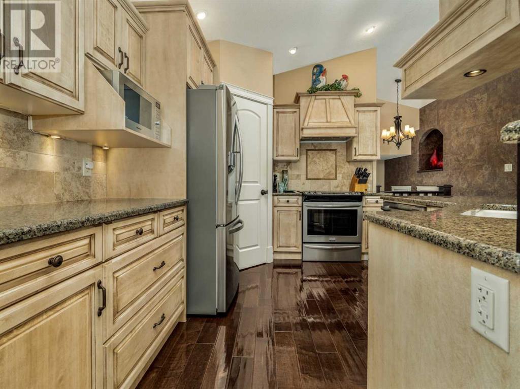 208 Mt Sunburst Place W, Lethbridge, Alberta  T1K 2S3 - Photo 14 - A2230437