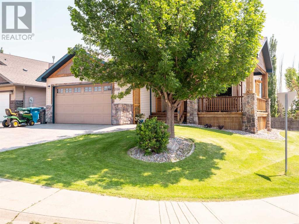 208 Mt Sunburst Place W, Lethbridge, Alberta