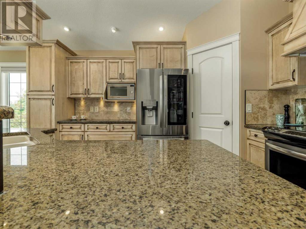 208 Mt Sunburst Place W, Lethbridge, Alberta  T1K 2S3 - Photo 13 - A2230437