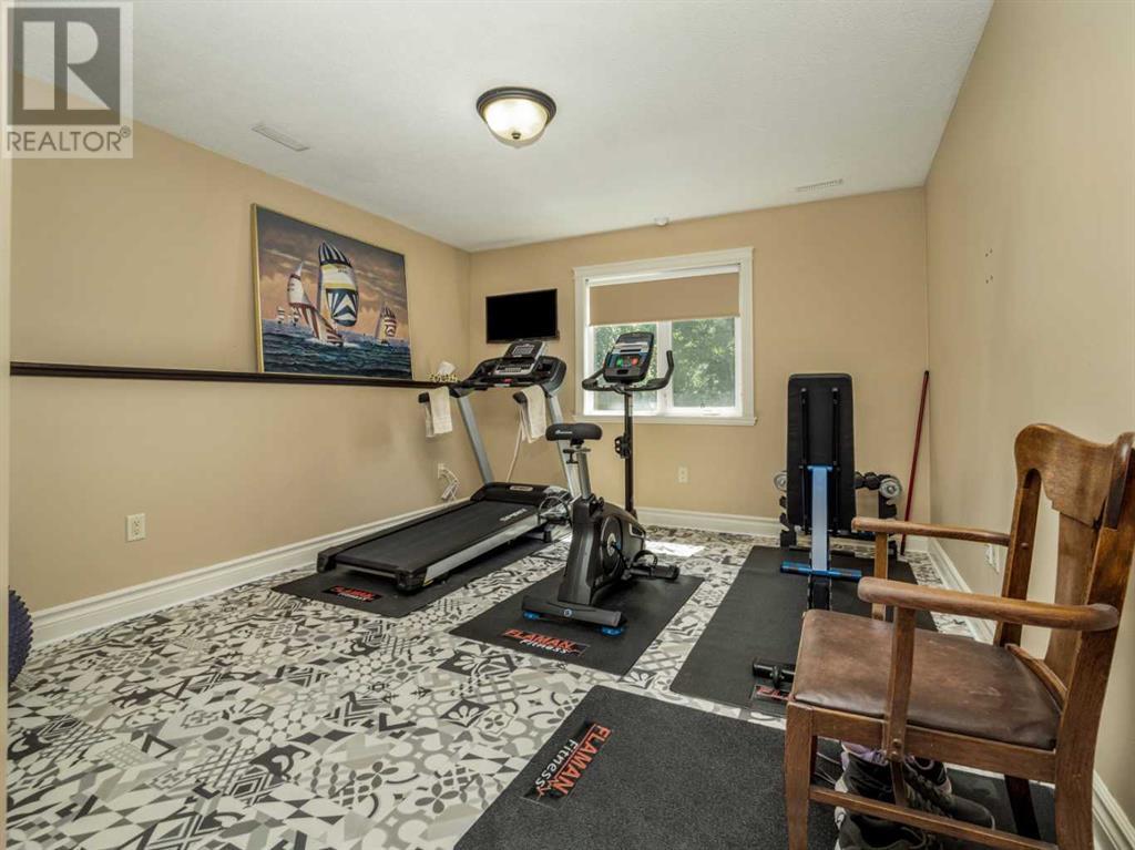 208 Mt Sunburst Place W, Lethbridge, Alberta  T1K 2S3 - Photo 37 - A2230437