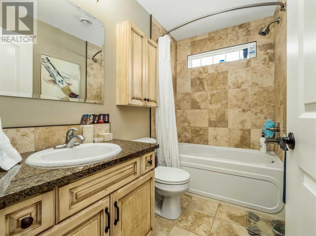 208 Mt Sunburst Place W, Lethbridge, Alberta  T1K 2S3 - Photo 22 - A2230437
