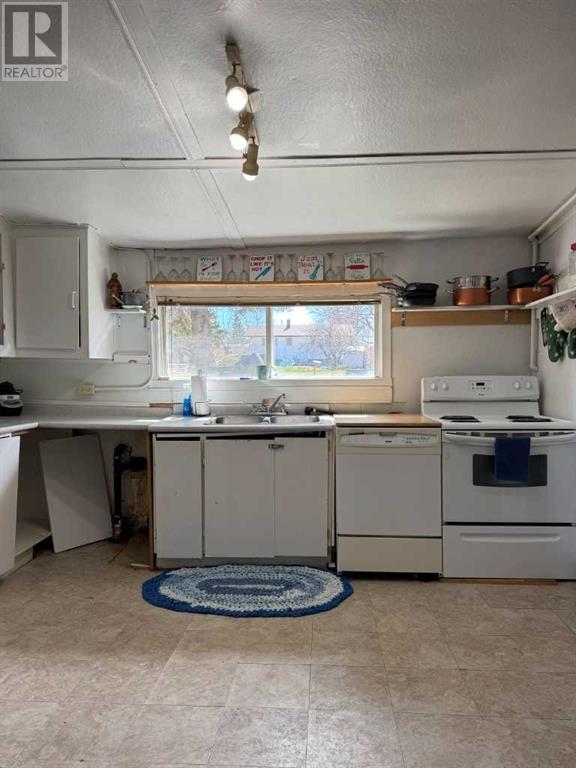 724 Lacombe Street, Pincher Creek, Alberta  T0K 1W0 - Photo 10 - A2212577